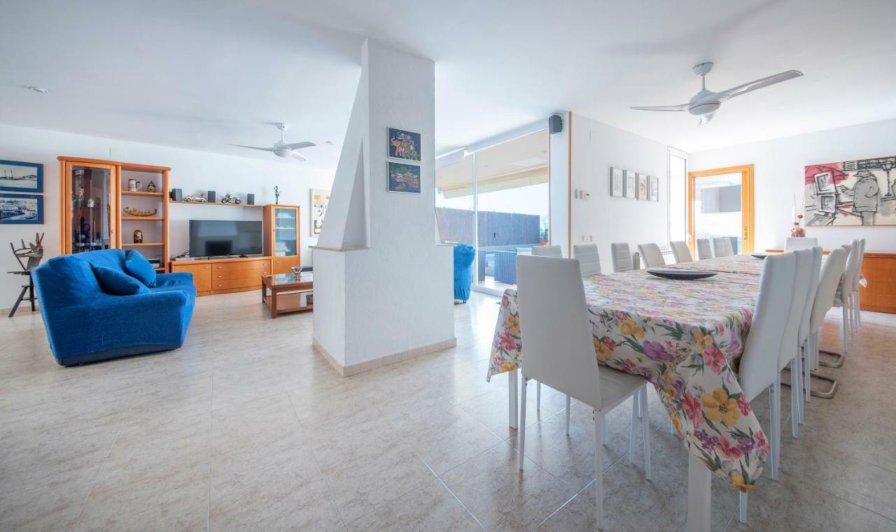Villa Med سيدجيس المظهر الخارجي الصورة