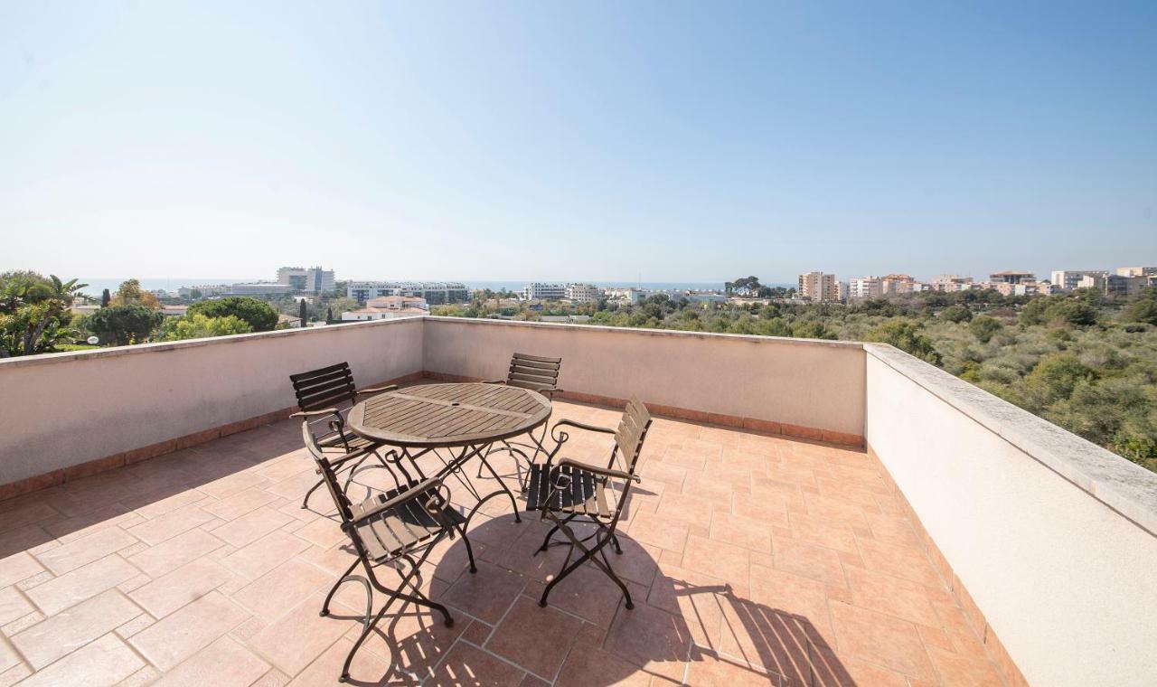 Villa Med سيدجيس المظهر الخارجي الصورة